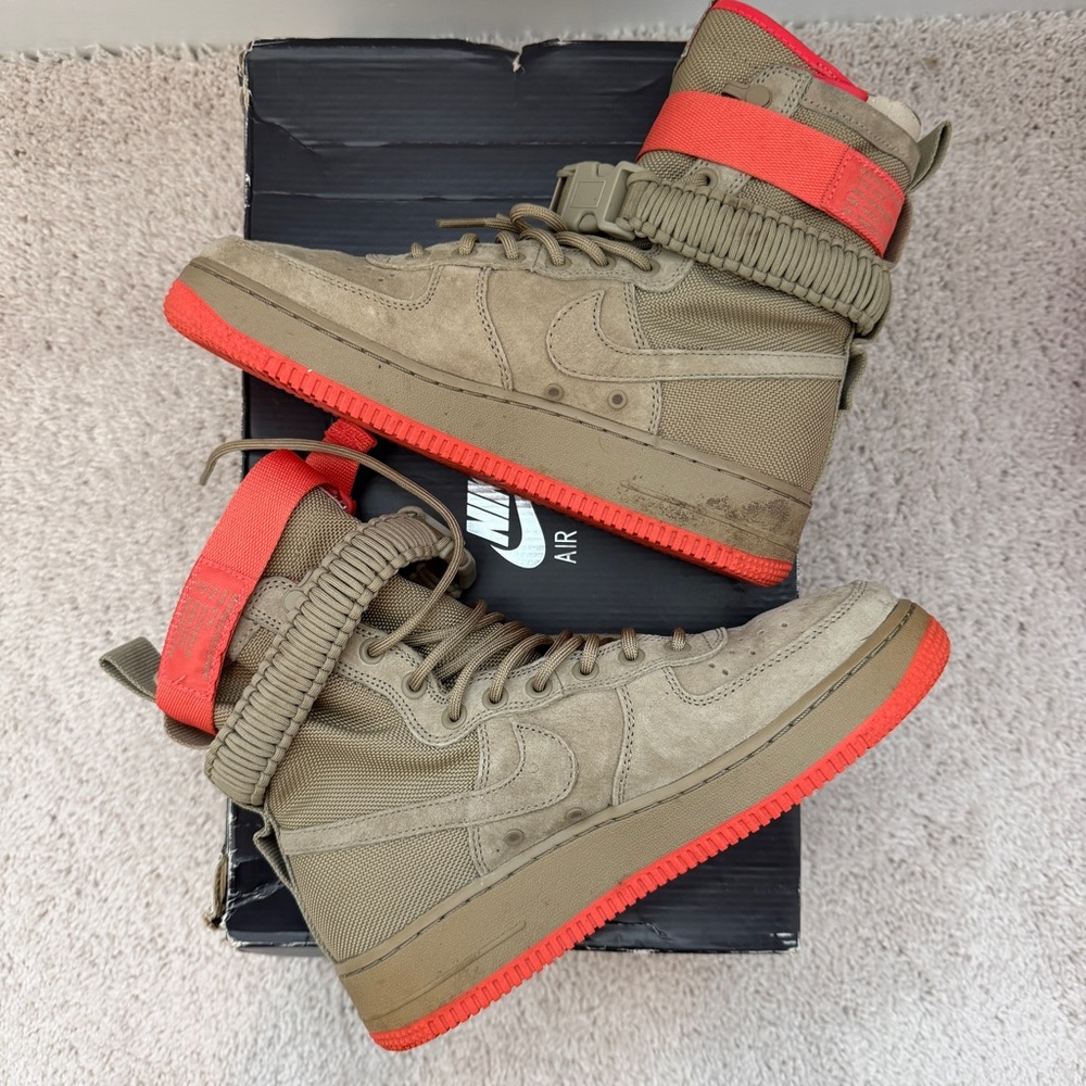 Nike SF AF1 khaki coral